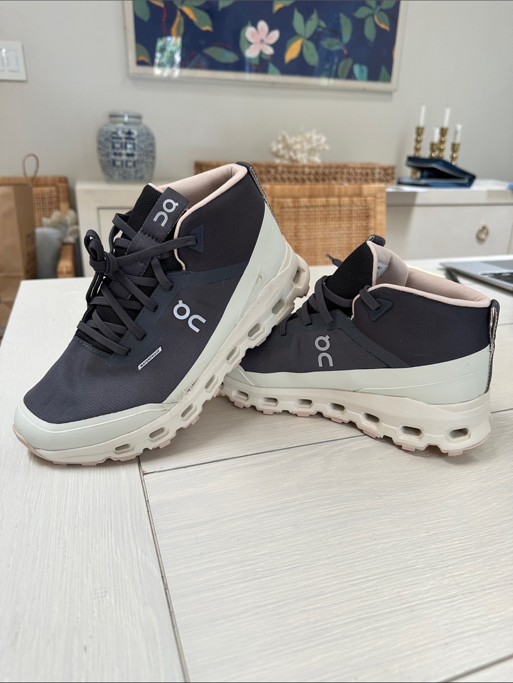 ON Cloudroam Waterproof Mid Boot (US 7, Color: Eclipse/ Cream) NWT - Picture 2 of 6